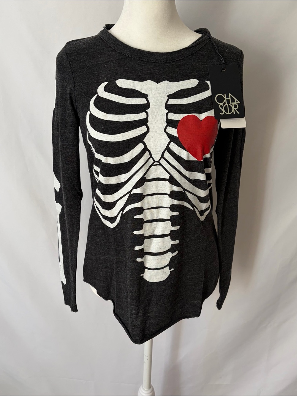 NWT Chaser Black Skeleton Heart Graphic Long Sleeve Tee size XS